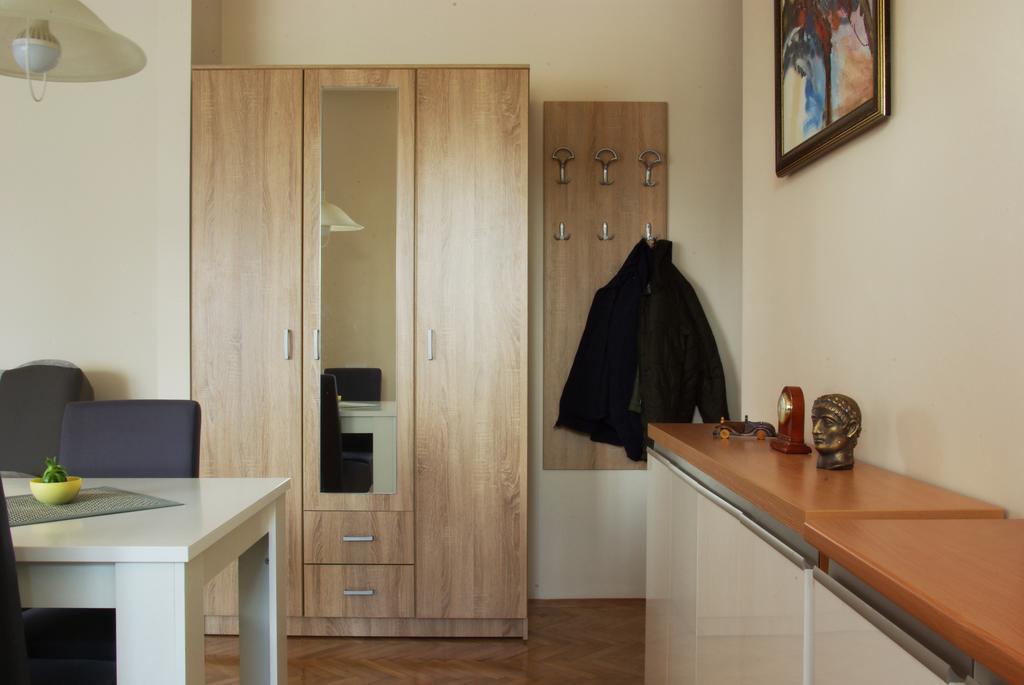 Square Studio Apartment Ниш Экстерьер фото