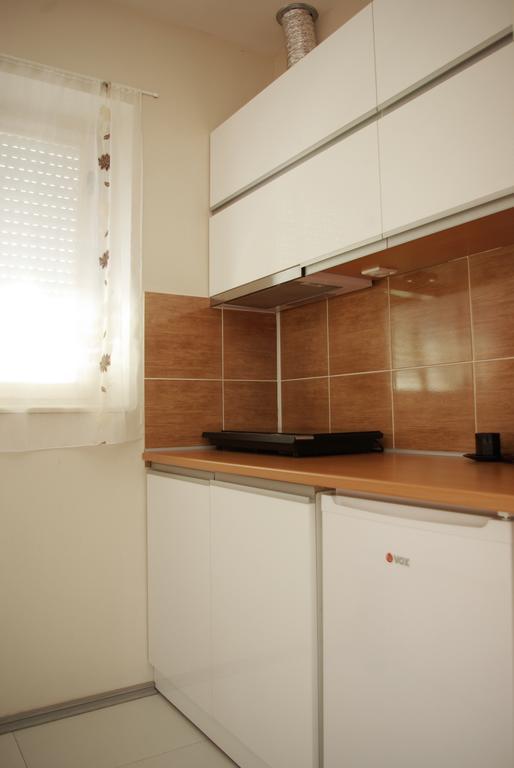 Square Studio Apartment Ниш Экстерьер фото