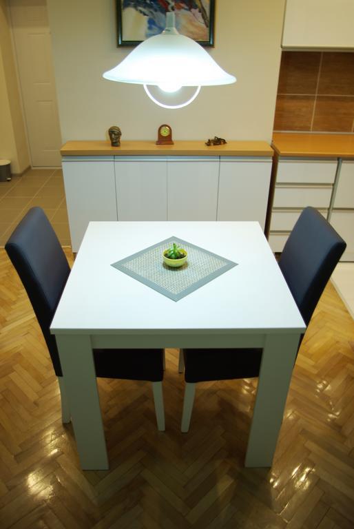 Square Studio Apartment Ниш Экстерьер фото