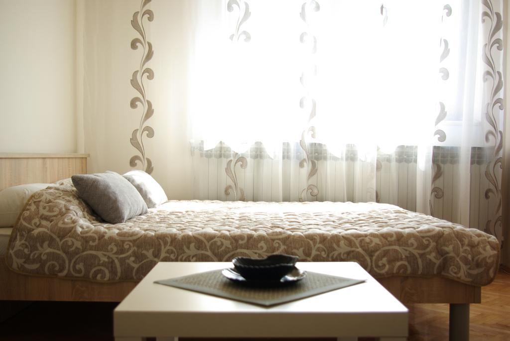 Square Studio Apartment Ниш Экстерьер фото